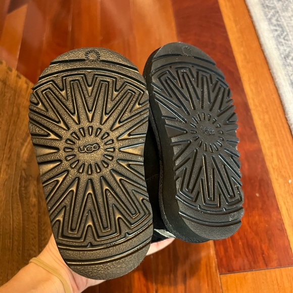 EUC ugg Kona boot black size 6M - Picture 3 of 7